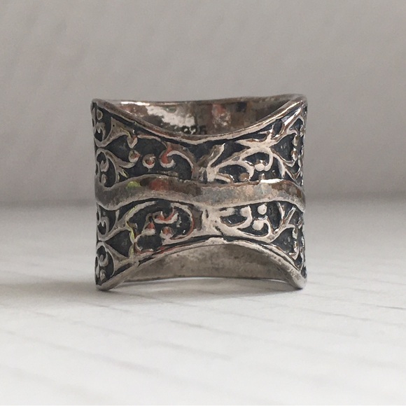 Sterling Silver Ring - Picture 3 of 8